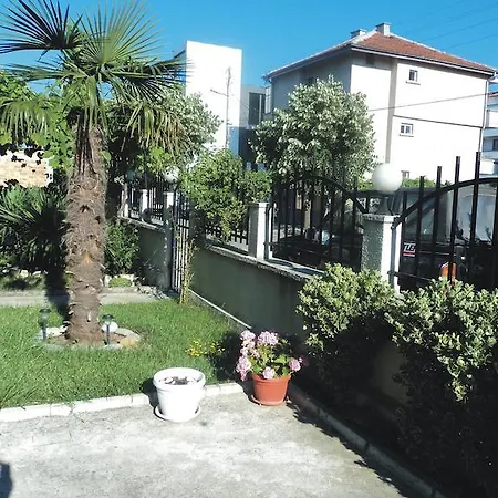 בית הארחה Guest House Chifchibashievi
